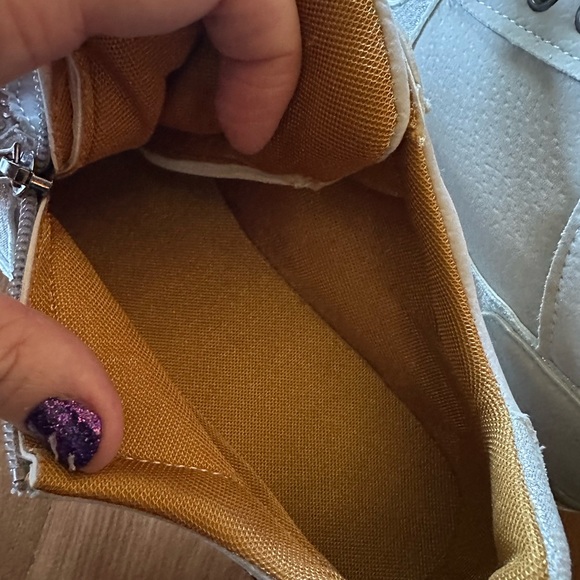 Silver Rhinestone shoes size 38 7 NWT - Picture 3 of 6